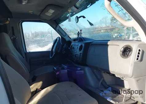 2012 Ford E-350 Super Duty Xlt z USA, uszkodzony, nr VIN 1FBSS3BL1CDA76730